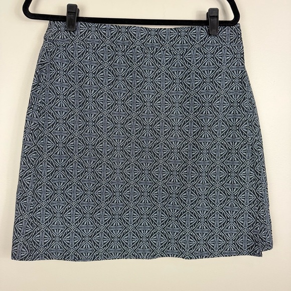 Ripskirt Hawaii Womens Medium Skirt Black White Tribal Aztec Geometric Beach - Picture 1 of 7